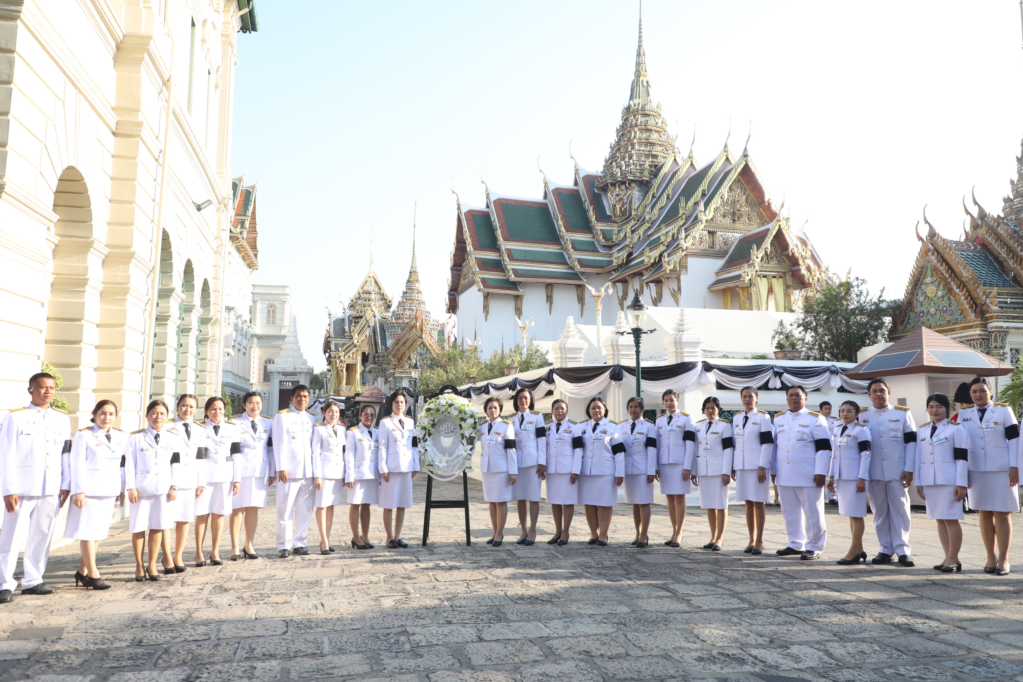title - สำนักงานการปฏิรูปที่ดินเพื่อเกษตรกรรม รับพระราชทานพระบรมราชานุญาตให้ร่วมเป็นเจ้าภาพบำเพ็ญกุศลถวายพระบรมศพ สมเด็จพระนางเจ้าสิริกิติ์ พระบรมราชินีนาถ พระบรมราชชนนีพันปีหลวง